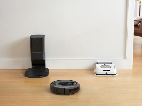 Aspirator Roomba i7+ cu Imprint Link trimite instructiuni robotului mop